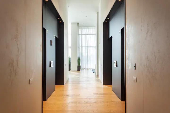 Oַ&O Group- Luxury Apt Tower Best Sea View Бат-Ям Екстер'єр фото