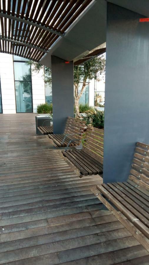 Oַ&O Group- Luxury Apt Tower Best Sea View Бат-Ям Екстер'єр фото